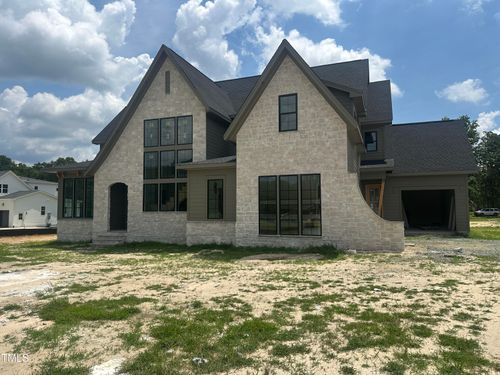 200 Meadow Walk Dr, Fuquay-Varina, NC, 27526-1069 | Card Image