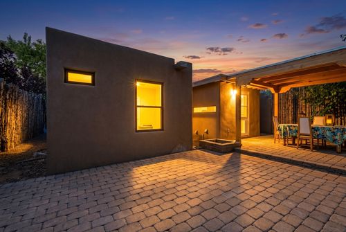 246 Maynard St, Santa Fe, NM, 87501-2548 | Card Image