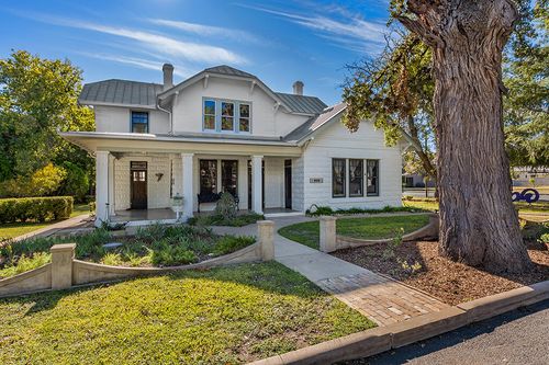 615 W Creek St, Fredericksburg, TX, 78624 | Card Image