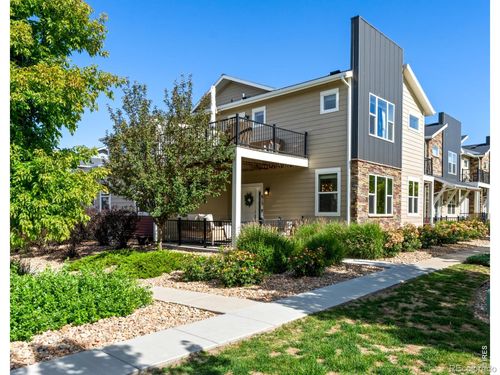 813 Grandview Mdws Dr, Longmont, CO, 80503-8933 | Card Image