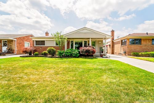 32951 Sheridan St, Garden City, MI, 48135-1071 | Card Image