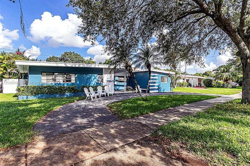 17860 Ne 9th Pl, North Miami Beach, FL, 33162-1117 | Card Image