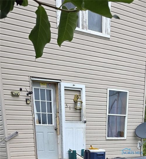 51 Greeley St, Tiffin, OH, 44883-1834 | Card Image