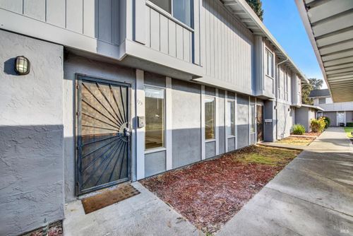 175 Del Sur Ct, Fairfield, CA, 94533-2219 | Card Image