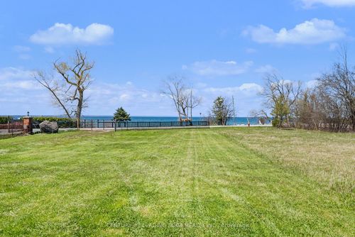 415 Lake Dr S, Keswick, ON, L4P1P3 | Card Image