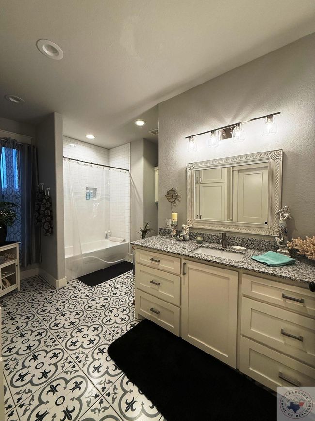 6123 Fm 1701, Home with 3 bedrooms, 3 bathrooms and null parking in Avery TX | Image 19