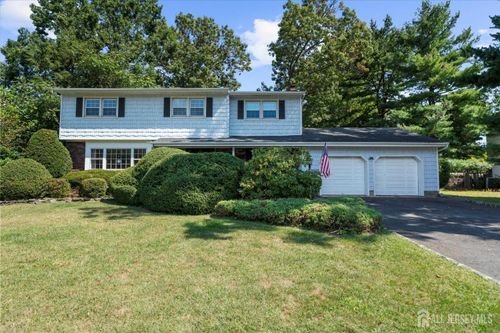 16 Oakwood Dr, Parlin, NJ, 08859-2106 | Card Image