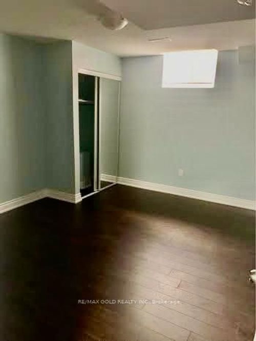 5 Lockport Cres, Brampton, ON, L6P3X8 | Card Image