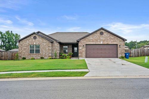 16 Chestnut Dr, Cabot, AR, 72023-6052 | Card Image