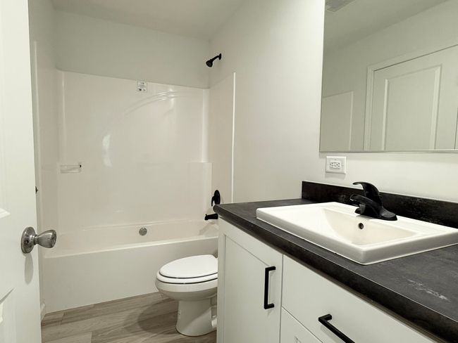 2nd Bath | Image 22