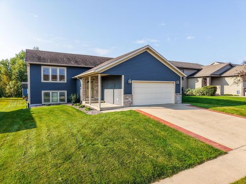 302 Luella Pl Ne, Stewartville, MN, 55976-7917 | Card Image