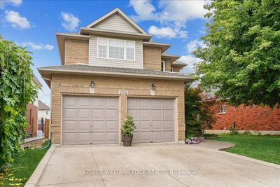 2232 Creekview Dr, House other with 3 bedrooms, 3 bathrooms and 4 parking in Burlington ON | Image 2