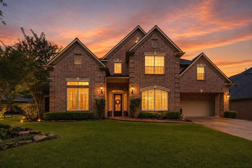 118 N Shawnee Ridge Cir, The Woodlands, TX, 77382-2558 | Card Image