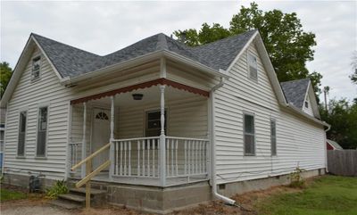 307 Walnut Street, House other with 4 bedrooms, 2 bathrooms and null parking in Wellsville KS | Image 2