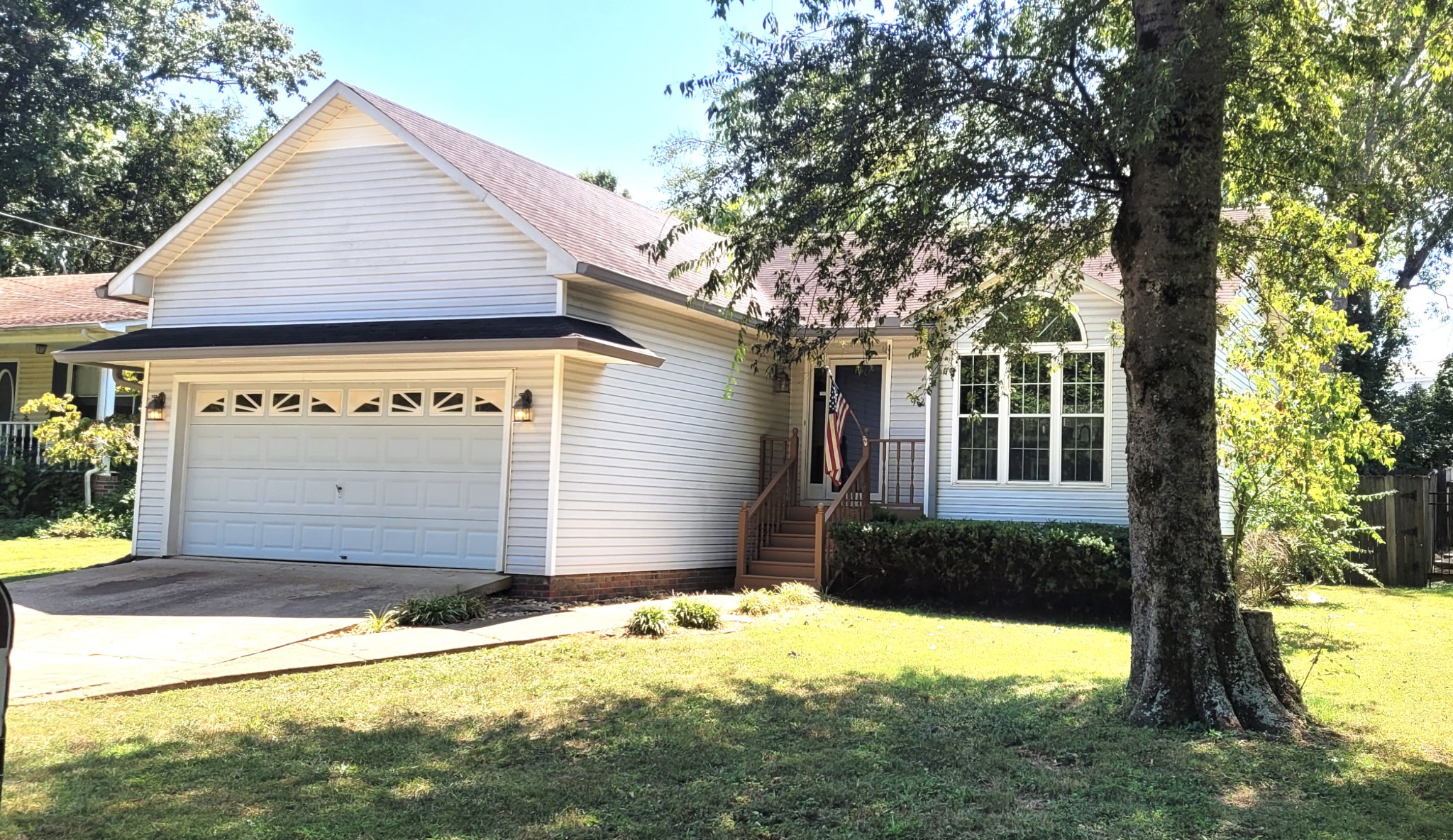 Valley Dr, Columbia, TN 38401