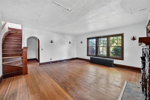 57 Oneida Ave, Croton-On-Hudson, NY, 10520-2917 | Card Image