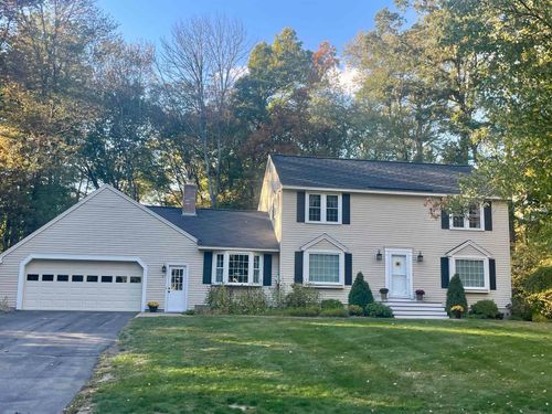 9 King John Dr, Londonderry, NH, 03053-2839 | Card Image