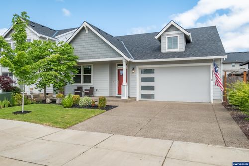1531 Se Barberry Ave, Dallas, OR, 97338-1961 | Card Image