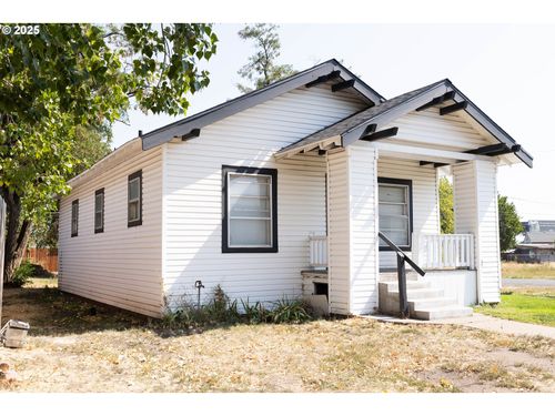 1527 Madison Ave, La Grande, OR, 97850-3057 | Card Image