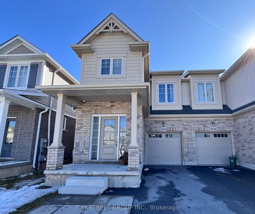 9348 White Oak Ave, Niagara Falls, ON, L2G3P6 | Card Image