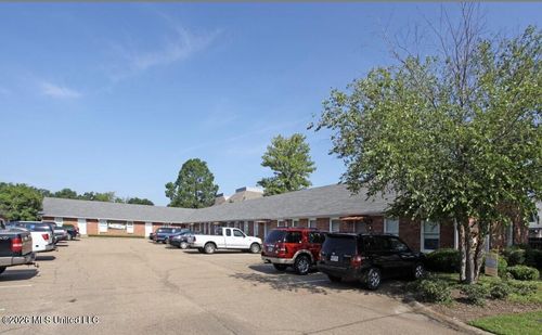 629 Lakeland East Dr, Flowood, MS, 39232-8836 | Card Image