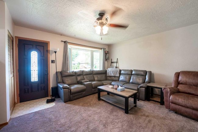1209 18 St N, House detached with 3 bedrooms, 2 bathrooms and 6 parking in Lethbridge AB | Image 9