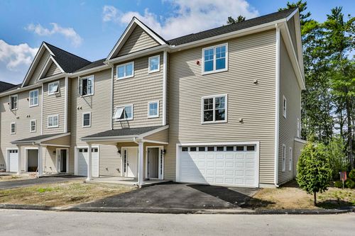 1-61 Centerwood Way, Manchester, NH, 03102-8470 | Card Image
