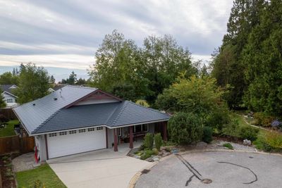 6371 Williams Pl, House other with 3 bedrooms, 2 bathrooms and null parking in Sechelt BC | Image 2