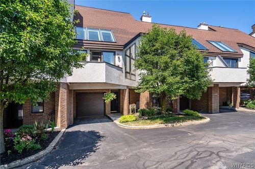 15 Harbour Pointe Cmn, Buffalo, NY, 14202-4312 | Card Image