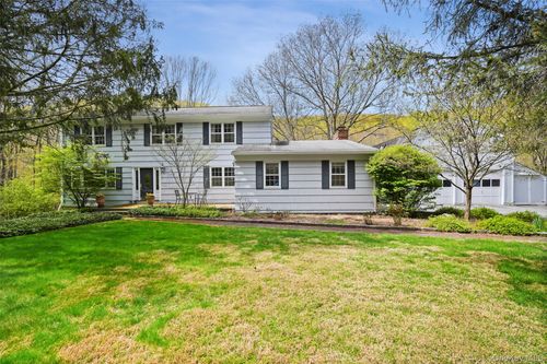 112 Park View Rd N, Pound Ridge, NY, 10576-1212 | Card Image