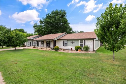 1848 E Rolling Hills Dr, Fayetteville, AR, 72703-3740 | Card Image