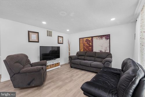 3314 Wyndale Ct, WOODBRIDGE, VA, 22192-4318 | Card Image