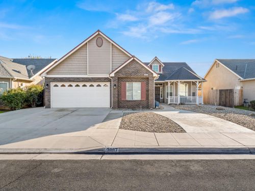 2887 E Christopher Dr, Fresno, CA, 93720-5500 | Card Image