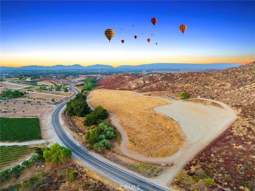 36520 E Benton Rd, Temecula, CA, 92592 | Card Image