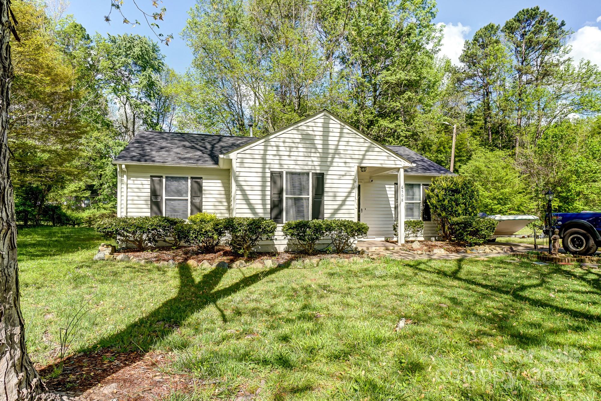 Burning Bush Ct, Charlotte, NC 28227