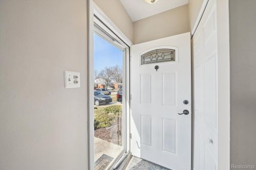 22947 Socia St, Saint Clair Shores, MI, 48082-3029 | Card Image