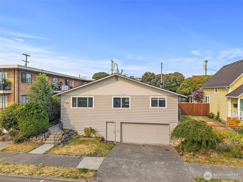 a-b-2516 Rockefeller Ave, Everett, WA, 98201-2918 | Card Image