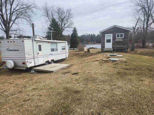 10621 Maple Dr, Riverdale, MI, 48877-8753 | Card Image