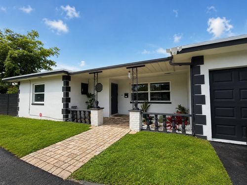 7210 Mckinley Street, Hollywood, FL, 33024 | Card Image
