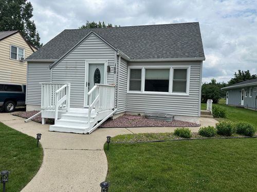 100 N Front St, Okabena, MN, 56161-4009 | Card Image