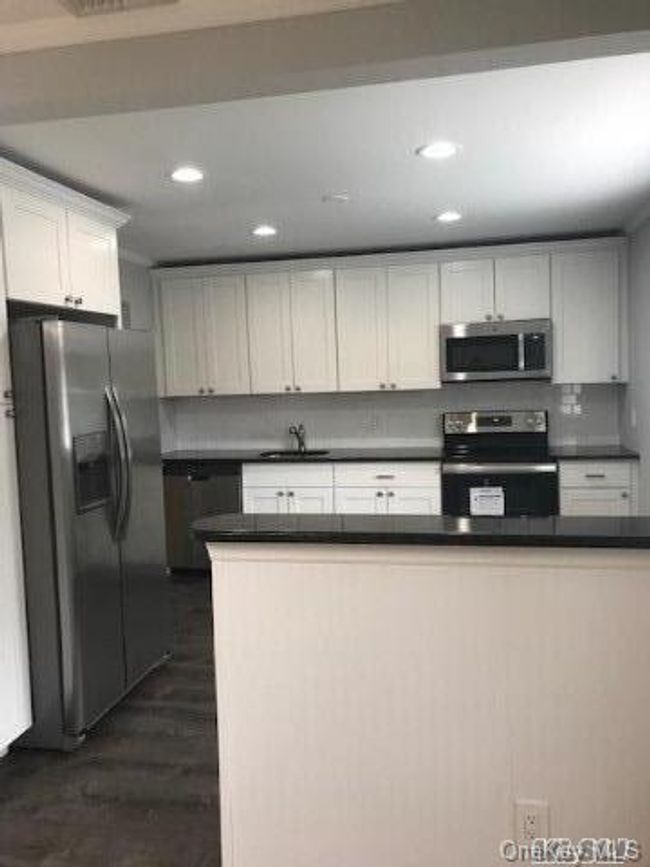 15 Clematis St, House other with 4 bedrooms, 2 bathrooms and null parking in Port Jefferson Station NY | Image 6