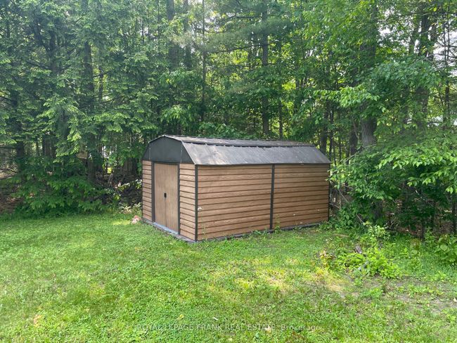 18 E Beehive Dr, House other with 3 bedrooms, 2 bathrooms and 10 parking in Bobcaygeon ON | Image 45