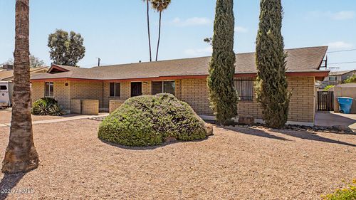 3827 E Shangri La Rd, Phoenix, AZ, 85028-2837 | Card Image