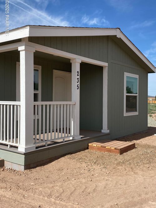 235 W Venice Way, Paulden, AZ, 86334-2824 | Card Image