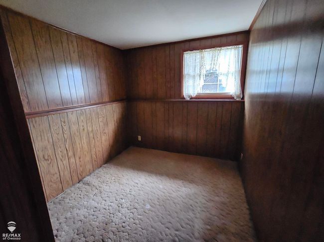 Office or could be bath | Image 17