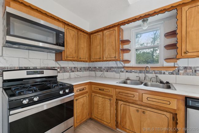 13973 S Hickory St, House other with 4 bedrooms, 2 bathrooms and null parking in Glenpool OK | Image 10