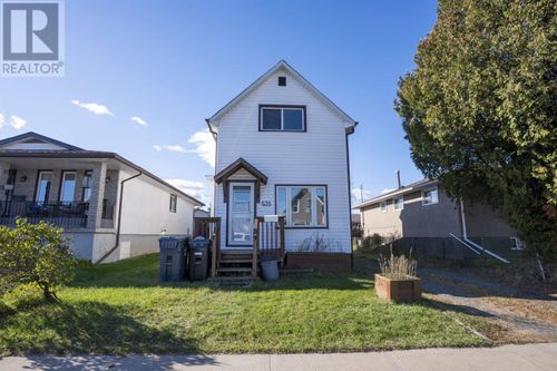 535 Mcbain St, Thunder Bay, ON, P7C2Y1 | Card Image