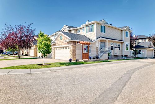 16 Royal Birch Mount Nw, Calgary, AB, T3G5W7 | Card Image