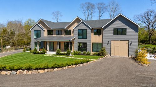 360 West Lane, Riverhead, NY, 11901 | Card Image