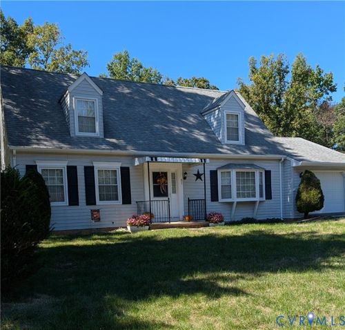 87 Falling Rock Dr, STUARTS DRAFT, VA, 24477-2925 | Card Image